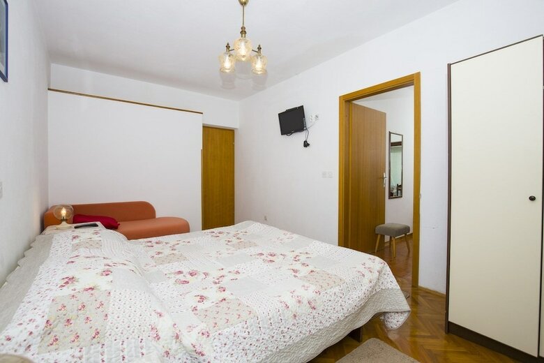 Apartments And Rooms Krstini?