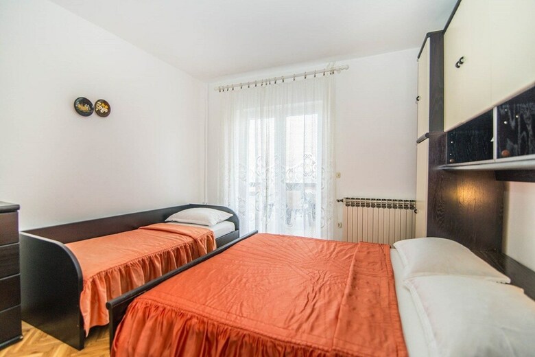 Apartments Valenti? 1304 Pag