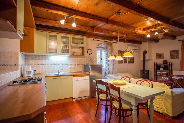 Apartamentos Holiday House Mirna Lozisca