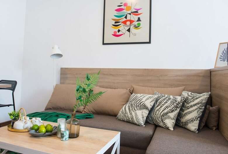 Green Leaf Apartment