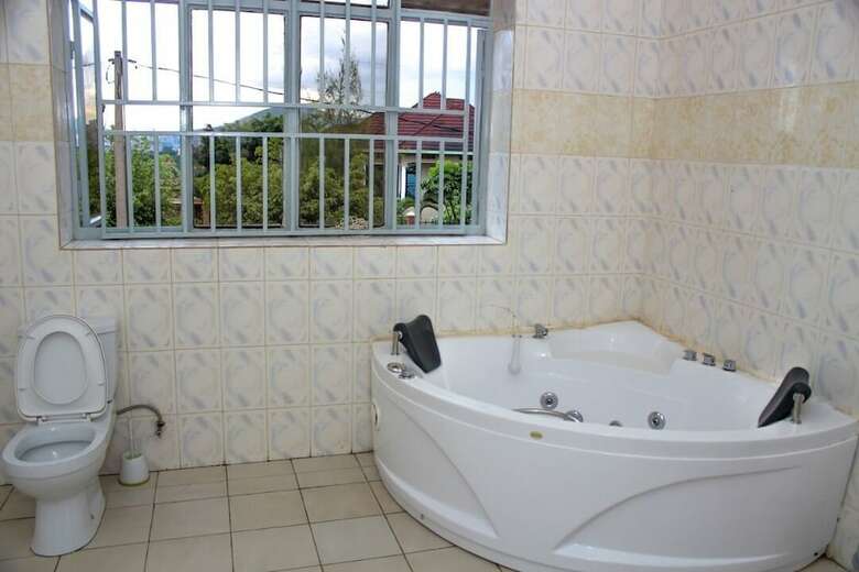 Bed & Breakfast Azalea Guest House Gisozi