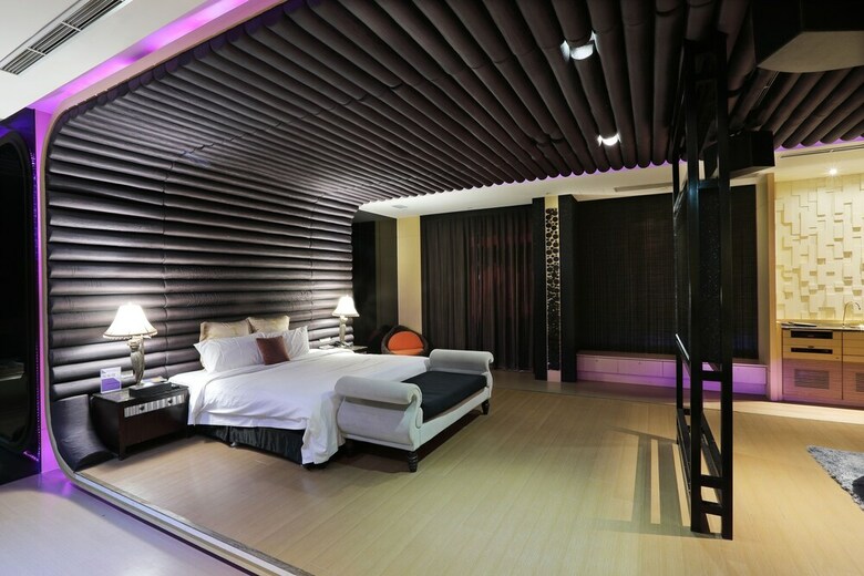 Mos Motel
