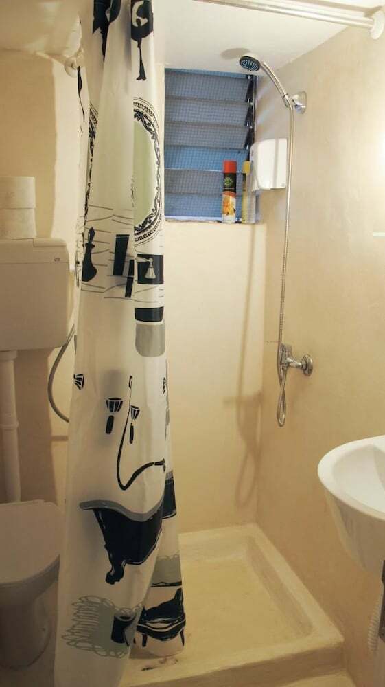 Hostal Rodos Backpackers
