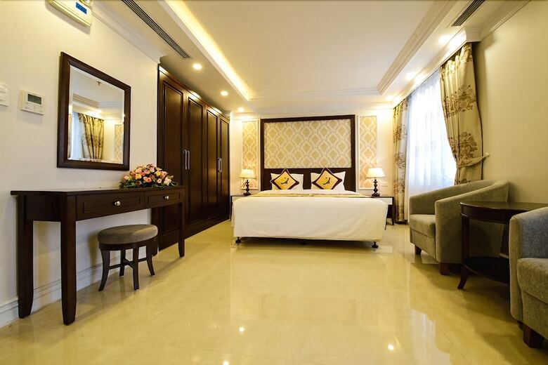 Aparthotel The Shine Office And Apartment