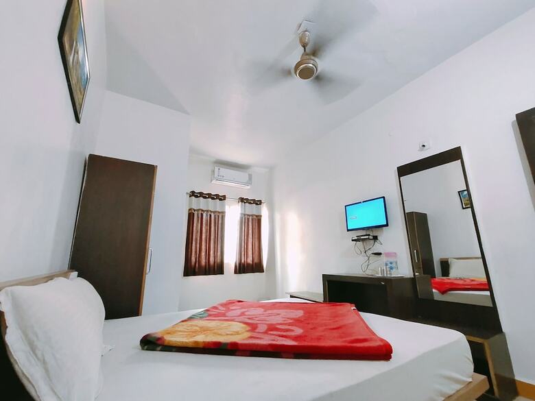 Hotel Radhika Palace