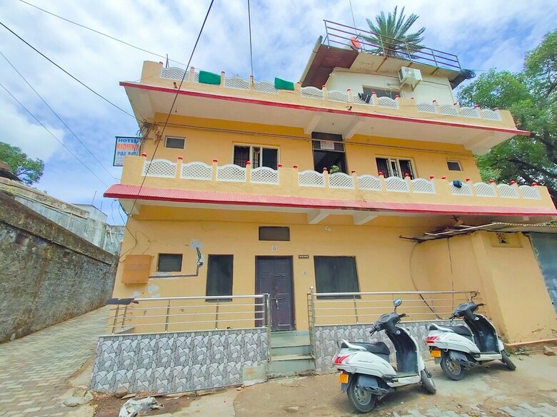 Hotel Radhika Palace