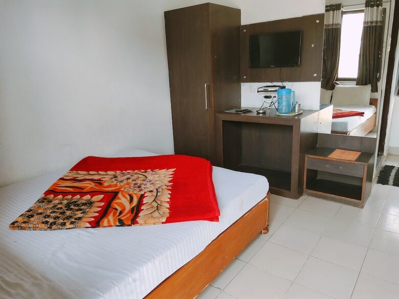 Hotel Radhika Palace