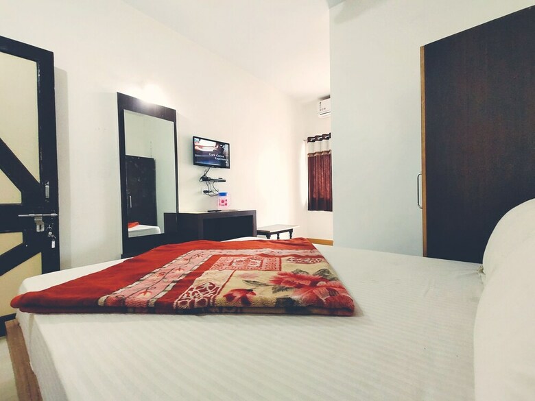Hotel Radhika Palace