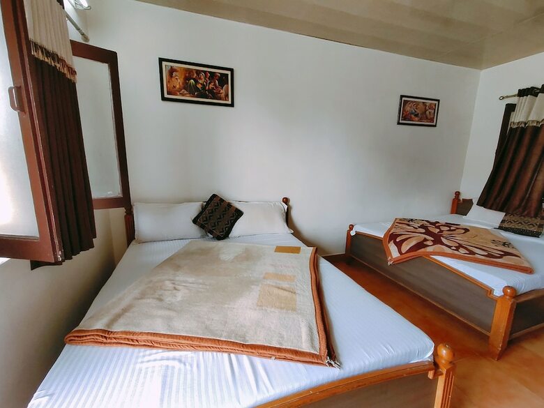 Hotel Radhika Palace