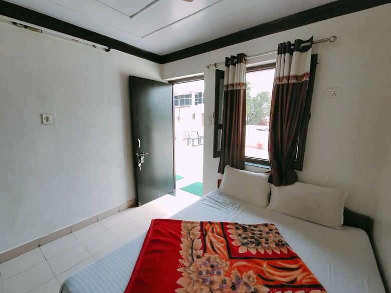 Hotel Radhika Palace