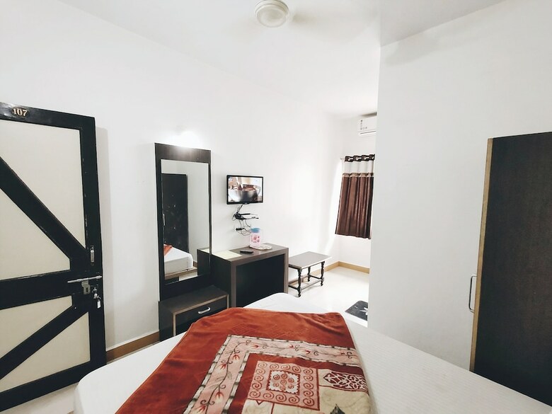 Hotel Radhika Palace