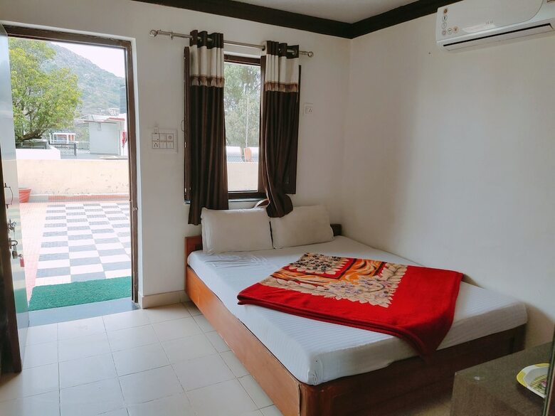 Hotel Radhika Palace