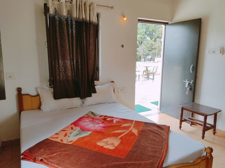 Hotel Radhika Palace