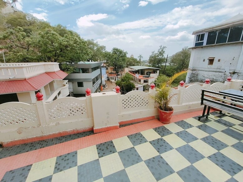 Hotel Radhika Palace