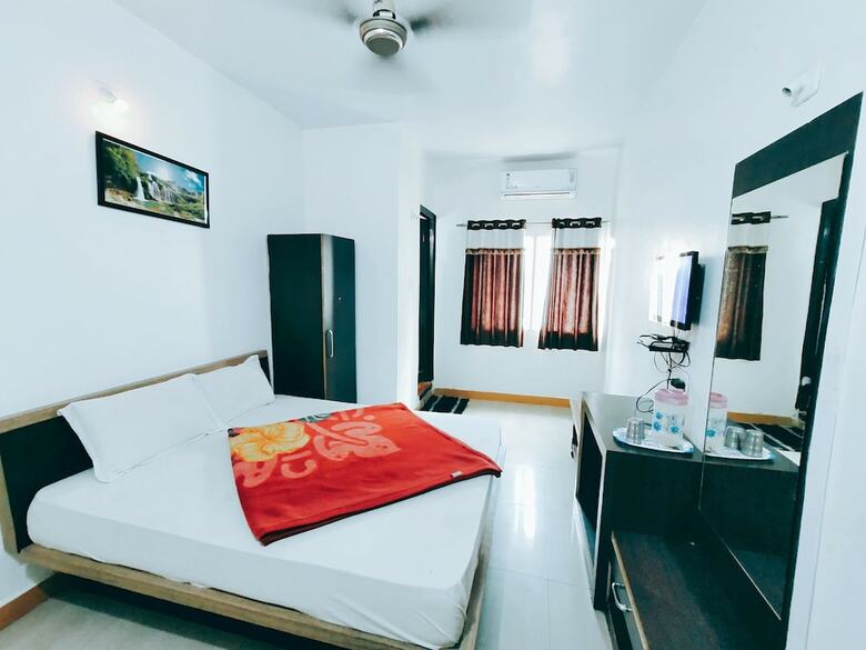 Hotel Radhika Palace