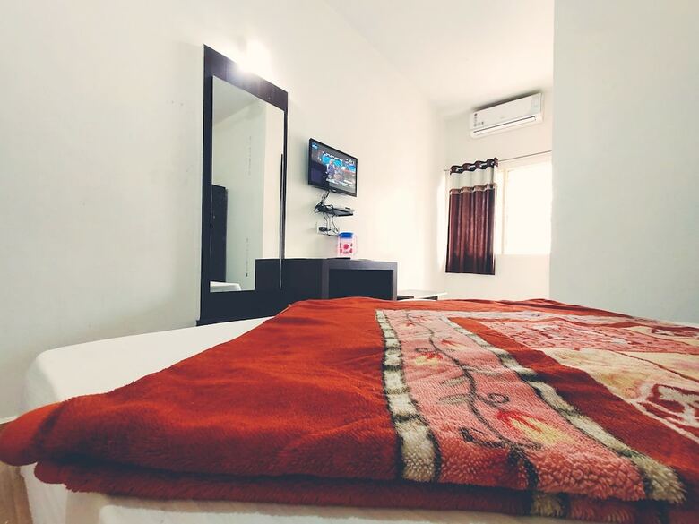 Hotel Radhika Palace