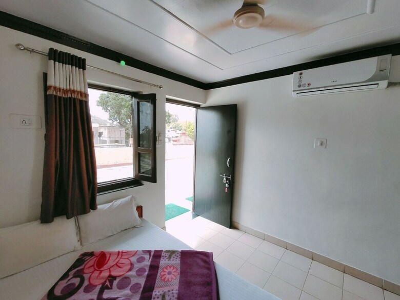 Hotel Radhika Palace