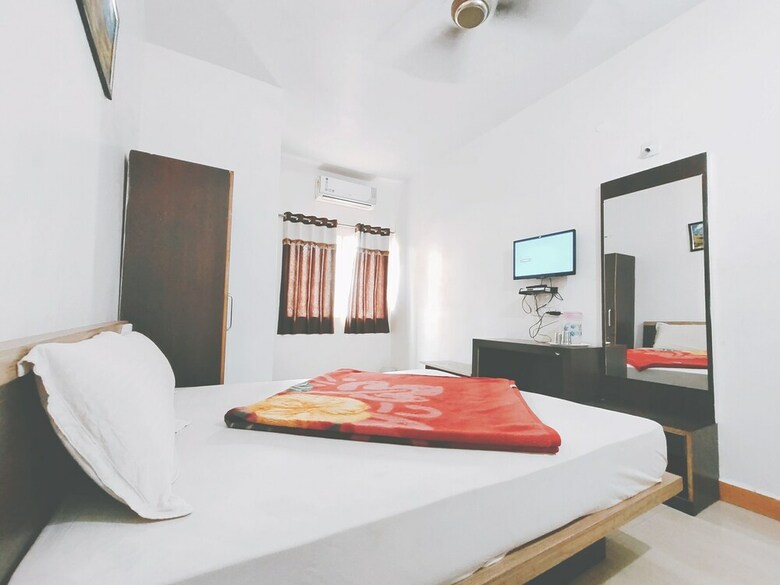 Hotel Radhika Palace