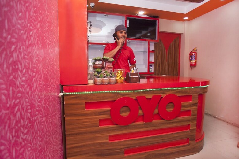 Oyo 372 Hotel Happy Inn