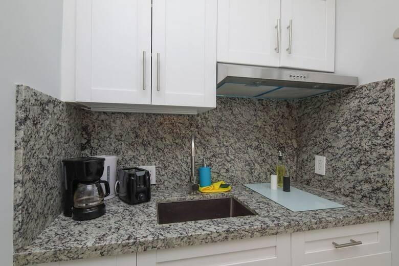Lovely Apartment 10mins From Beach, 2mins To Mall