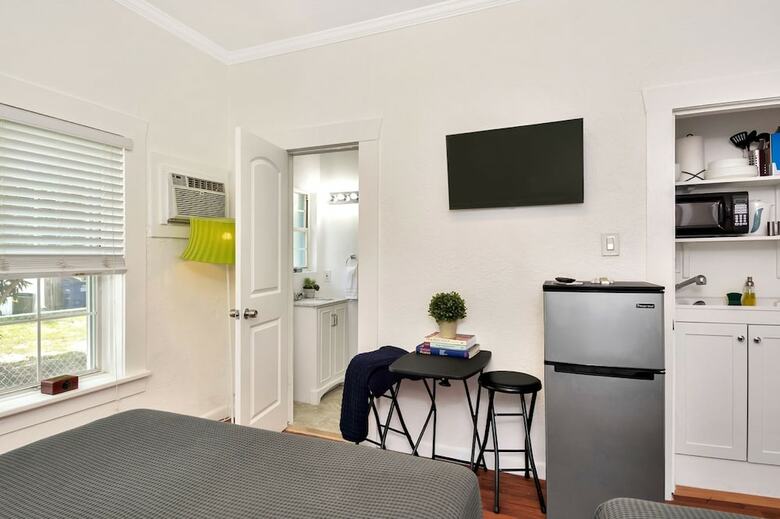 Lovely Apartment 10mins From Beach, 2mins To Mall