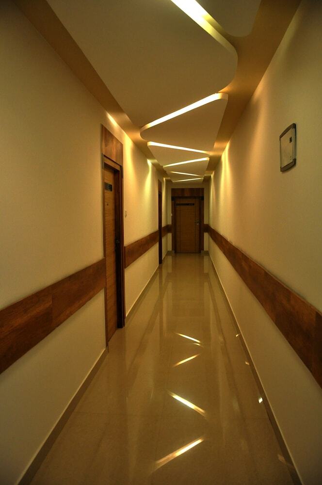 Hotel Sdm Golden Tower