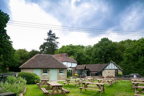 Bed & Breakfast The Cowdray Arms