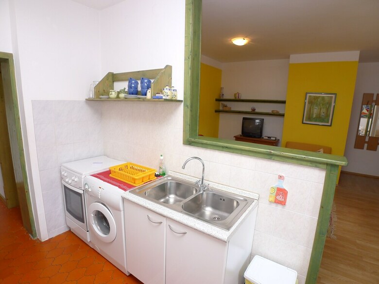 Apartment For Six Persons With 3 Bedrooms And Partial Sea View