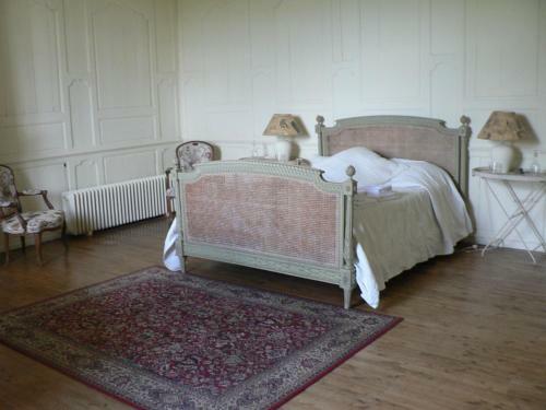 Hostal Chambres D'h�tes Et G�tes Du Ch�teau de Clauzuroux