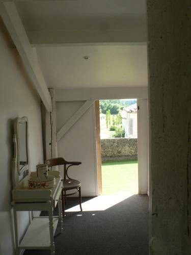Hostal Chambres D'h�tes Et G�tes Du Ch�teau de Clauzuroux