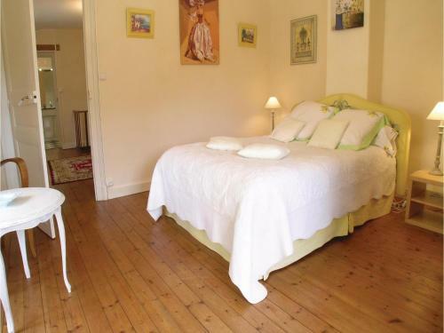 Holiday Home Beurlay Rue Rene Caille