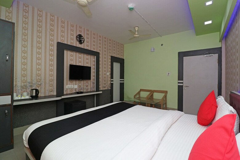 Hotel Capital O 30565 Pabitra Royal Regency