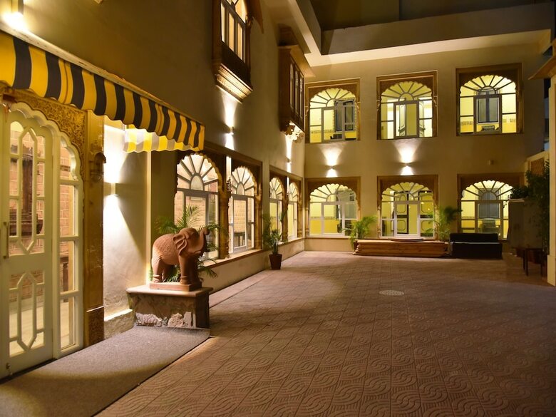 Capital O 35409 Hotel Megh Niwas