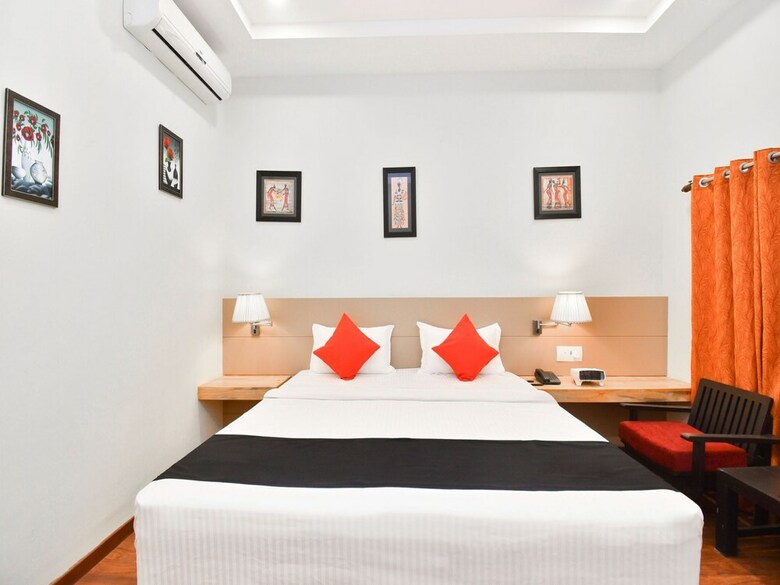 Capital O 35409 Hotel Megh Niwas