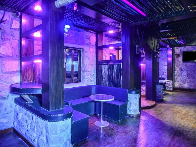 Capital O 35409 Hotel Megh Niwas