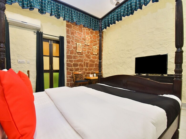 Capital O 35409 Hotel Megh Niwas