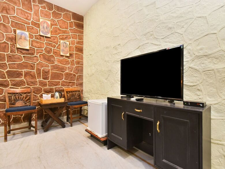 Capital O 35409 Hotel Megh Niwas