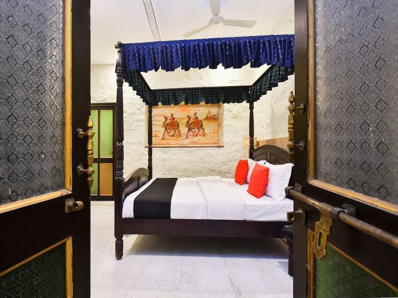 Capital O 35409 Hotel Megh Niwas