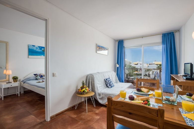 310. Apartment With Great Location In Las Americas!