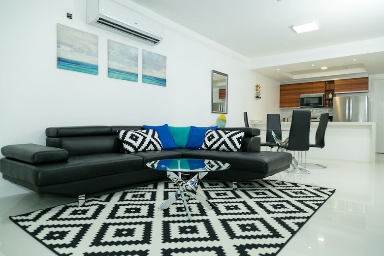 Aparthotel Ultra Luxury Apartment At  20 South