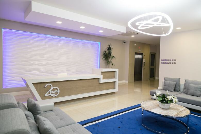 Aparthotel Ultra Luxury Apartment At  20 South