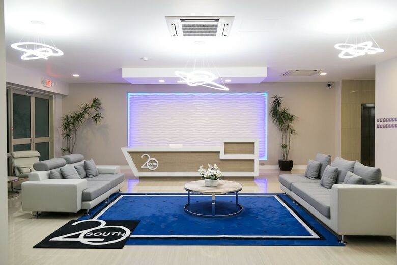 Aparthotel Ultra Luxury Apartment At  20 South