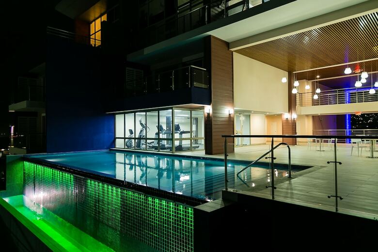 Aparthotel Ultra Luxury Apartment At  20 South