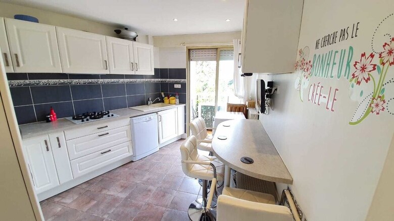 Apartamento 4 Pieces 100m2 Centre Ville Calme Mer