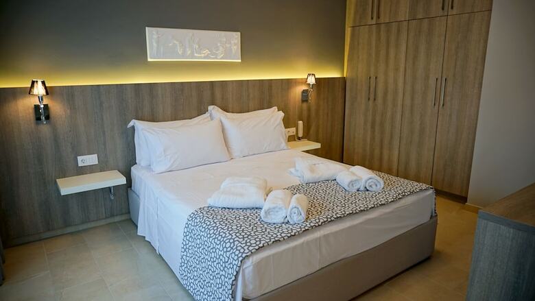 Agnes Deluxe Hotel
