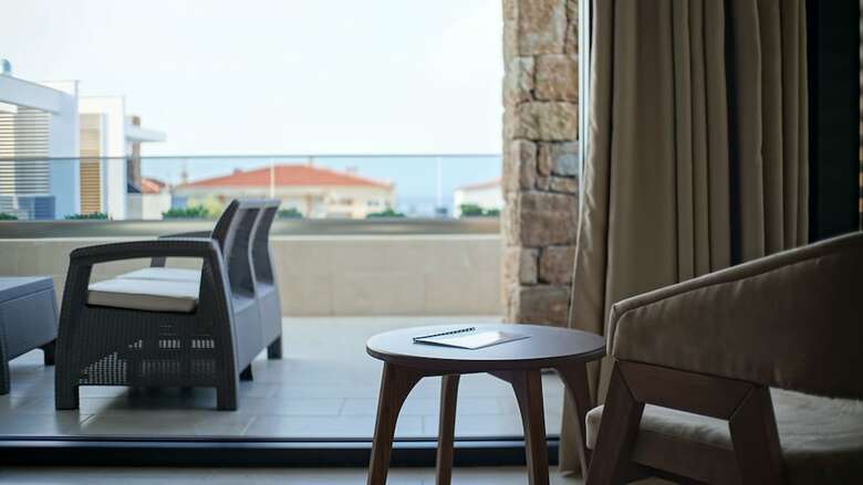 Agnes Deluxe Hotel