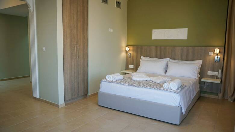 Agnes Deluxe Hotel