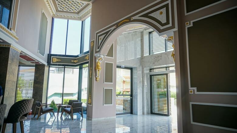 Agnes Deluxe Hotel