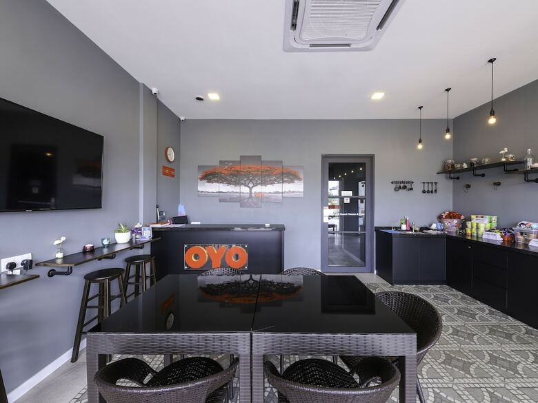 Hotel Oyo 1145 Lea Guest House & Cafe