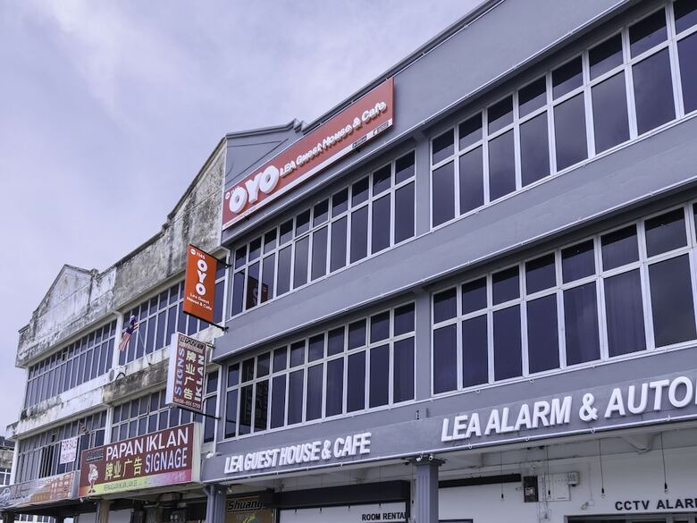 Hotel Oyo 1145 Lea Guest House & Cafe